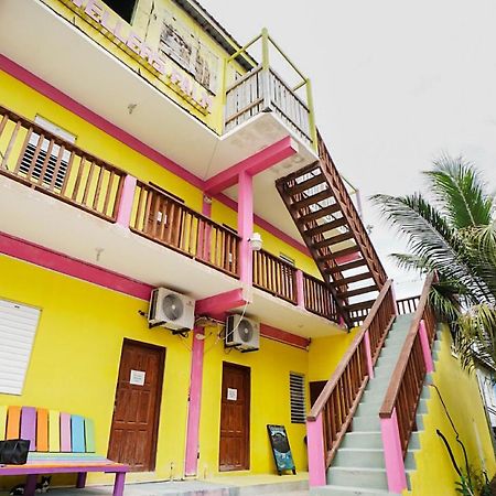 הוסטל קיי קולקר Travellers Palm Backpackers מראה חיצוני תמונה